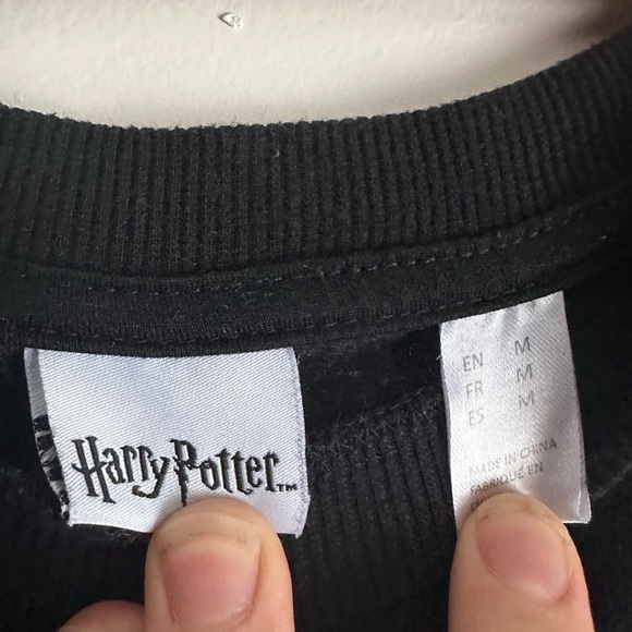 Warner Bros. Hogwarts Black Crew Neck Sweater - Picture 2 of 3